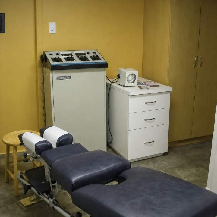 Salle et équipements soins chiropratiques Saint-Augustin-de-Desmaures